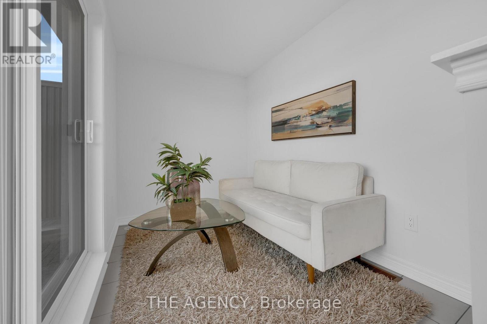 33 Bruce Boyd Drive, Markham, ON - Indoor Photo Showing Living Room