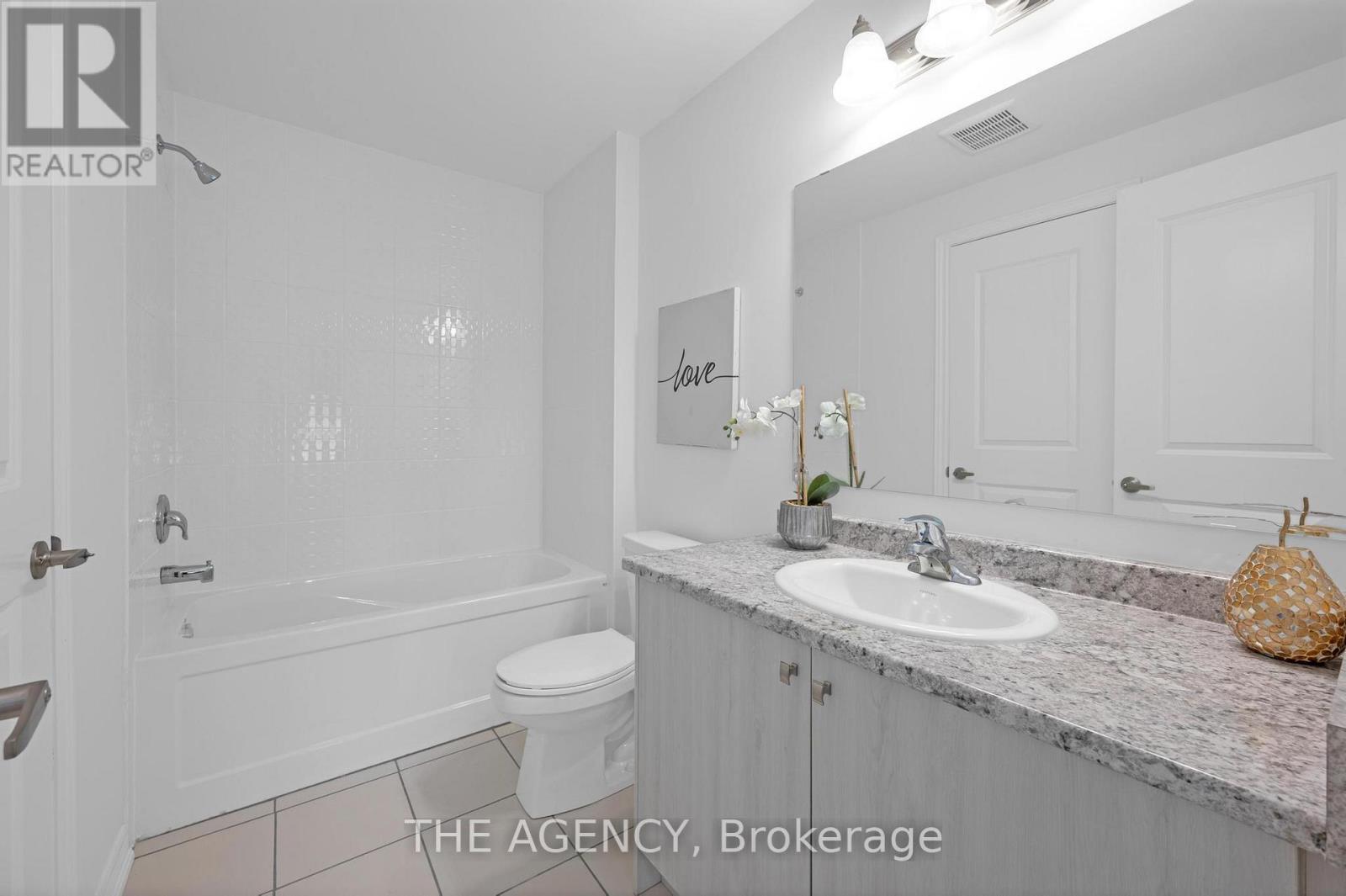 33 Bruce Boyd Drive, Markham, ON - Indoor Photo Showing Bathroom