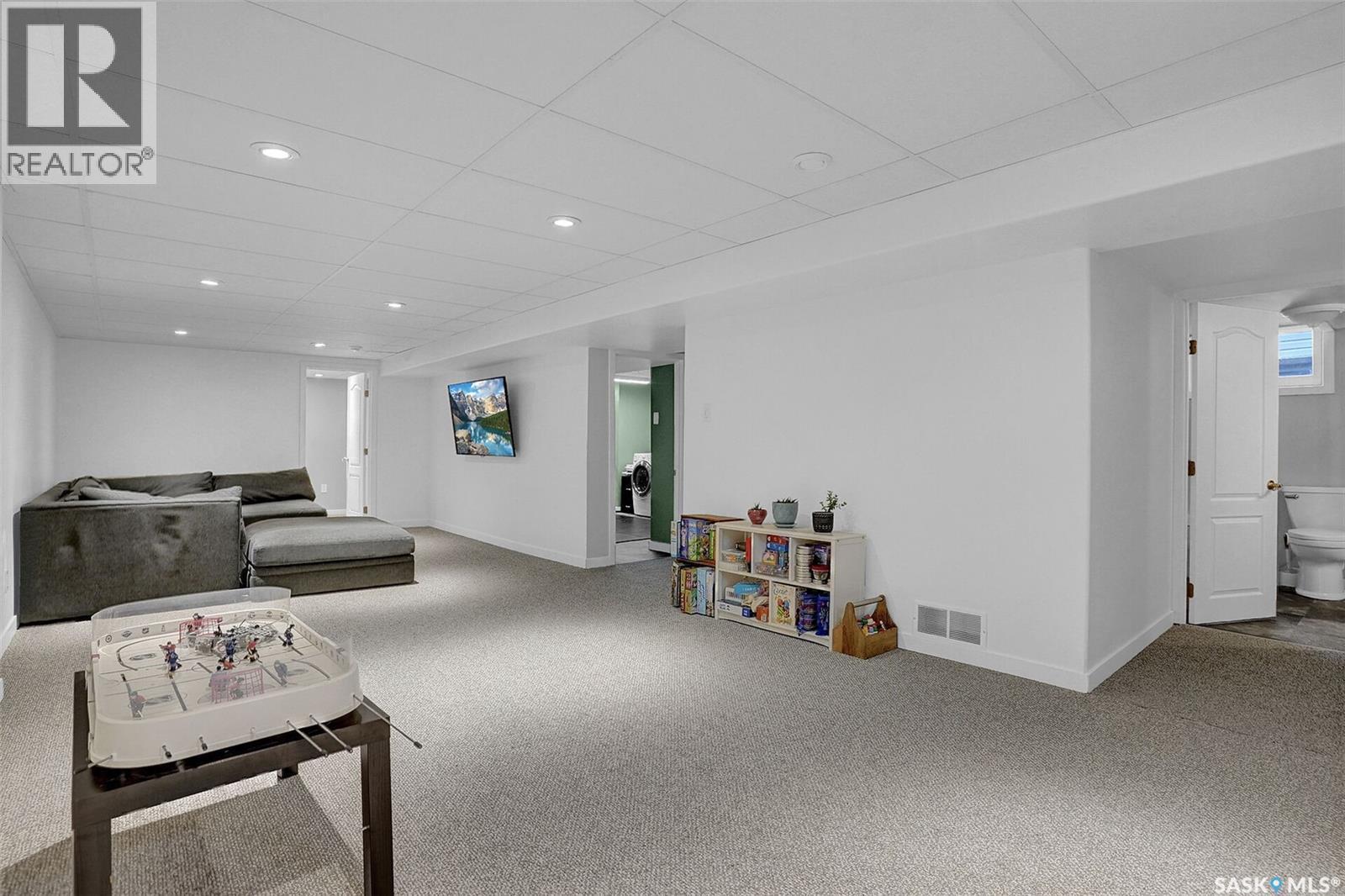 25 Haultain Crescent, Regina, SK - Indoor