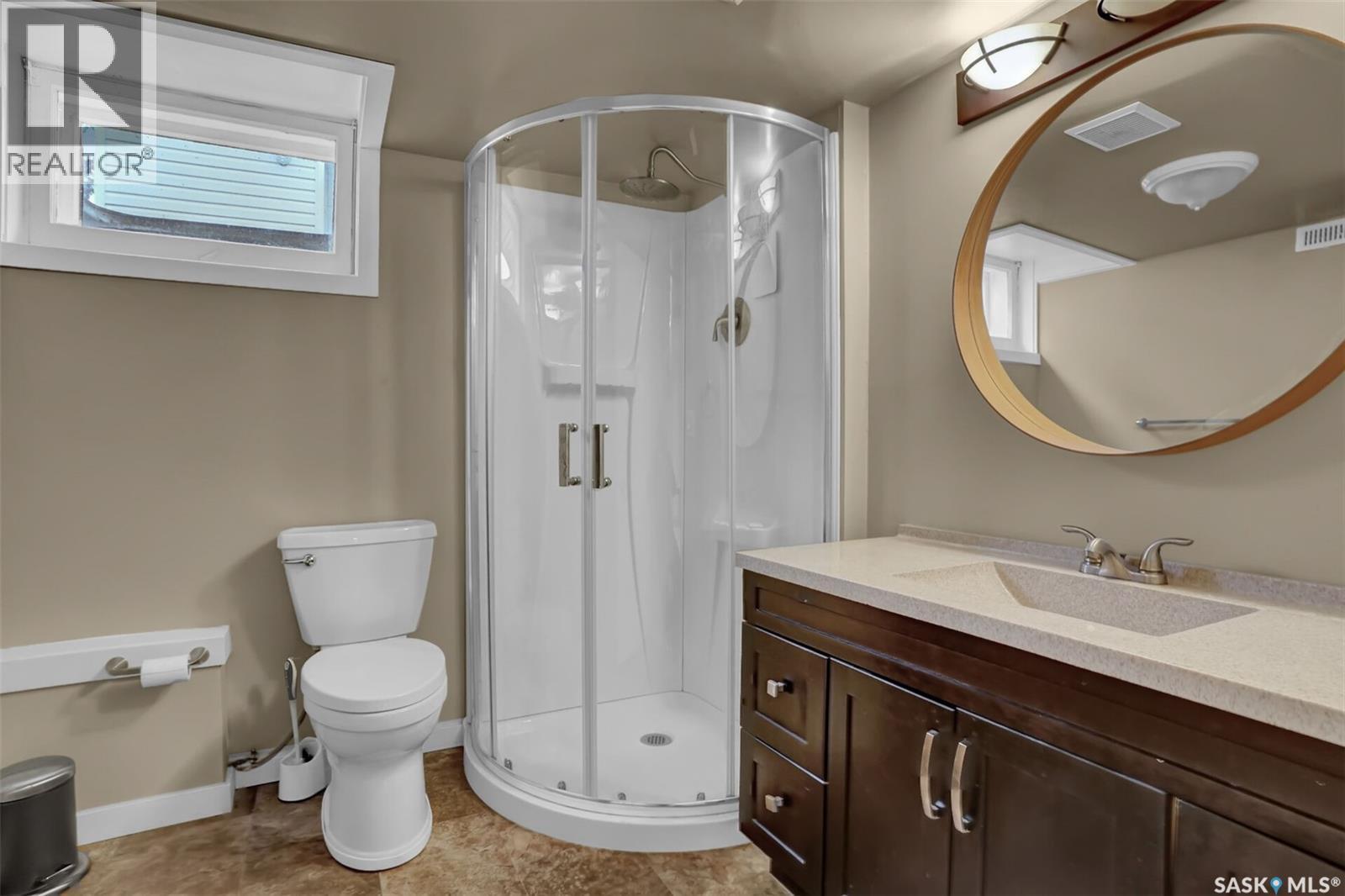 25 Haultain Crescent, Regina, SK - Indoor Photo Showing Bathroom