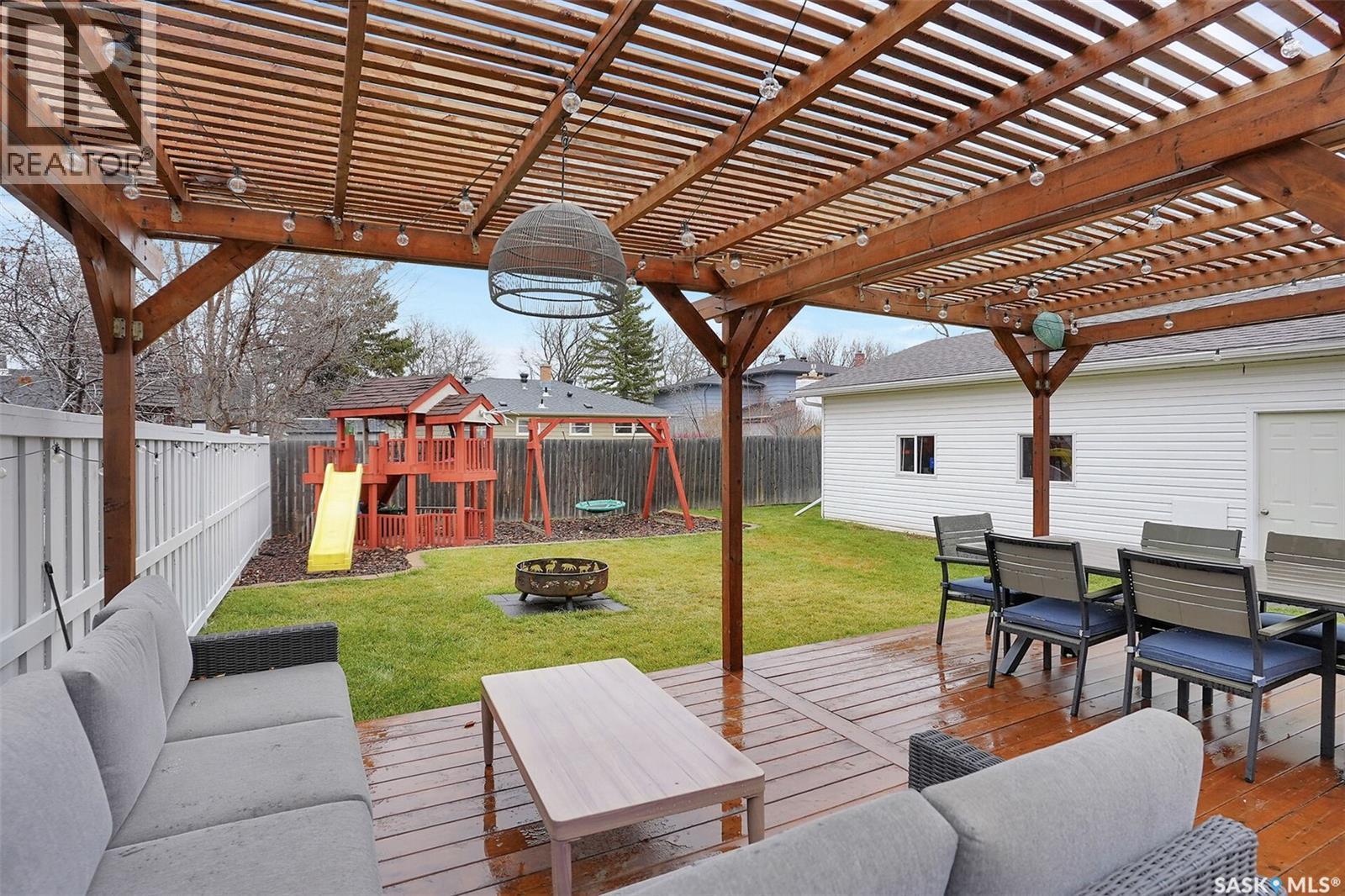 25 Haultain Crescent, Regina, SK - Outdoor With Deck Patio Veranda With Exterior