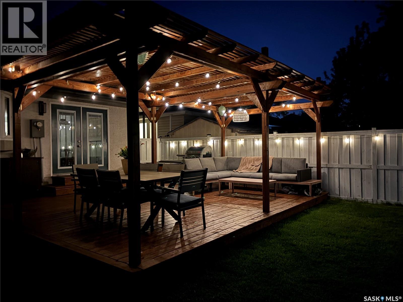 25 Haultain Crescent, Regina, SK - Outdoor With Deck Patio Veranda