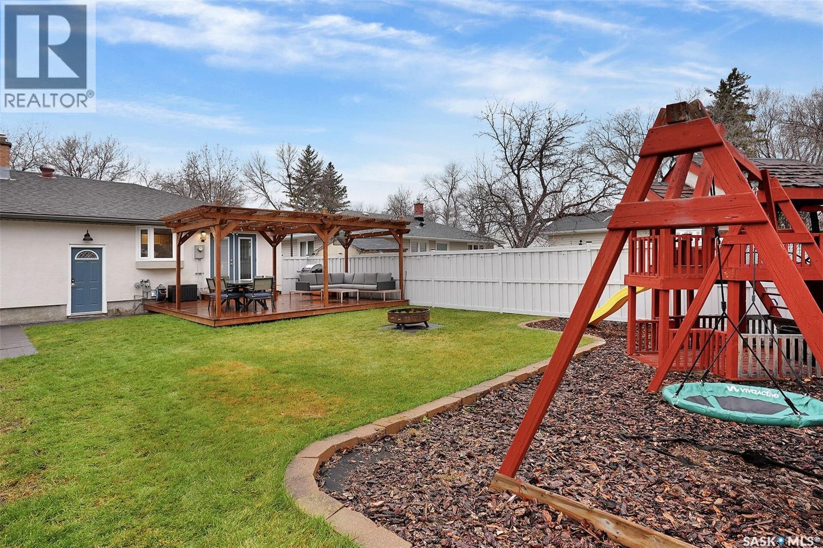 25 Haultain Crescent, Regina, SK - Outdoor With Deck Patio Veranda