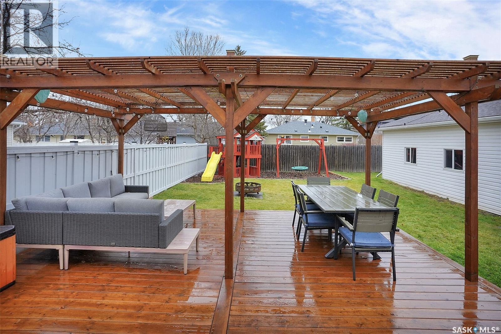 25 Haultain Crescent, Regina, SK - Outdoor With Deck Patio Veranda With Exterior