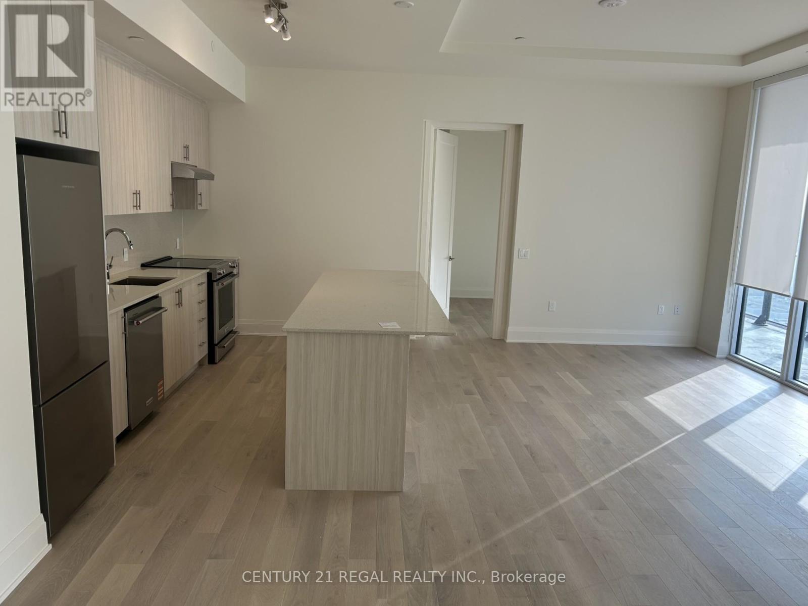 Ph 101 - 8960 Jane Street, Vaughan, ON - Indoor Photo Showing Kitchen