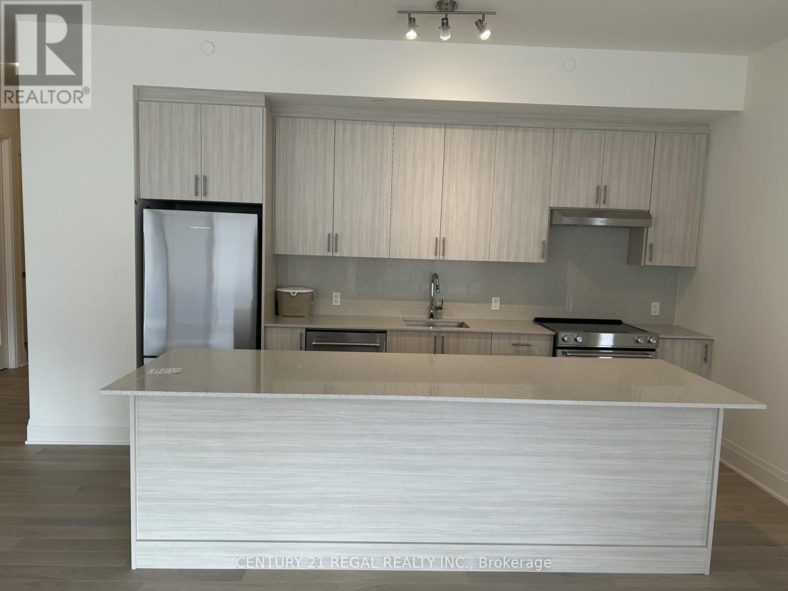 Ph 101 - 8960 Jane Street, Vaughan, ON - Indoor Photo Showing Kitchen