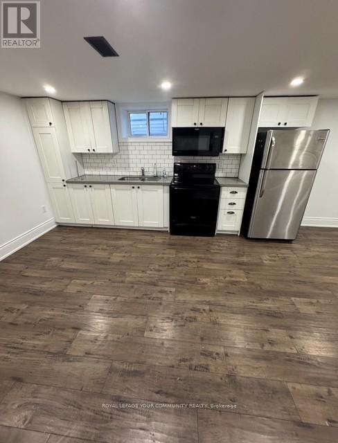 28 Frederick Street, Bradford West Gwillimbury, ON - Indoor Photo Showing Kitchen