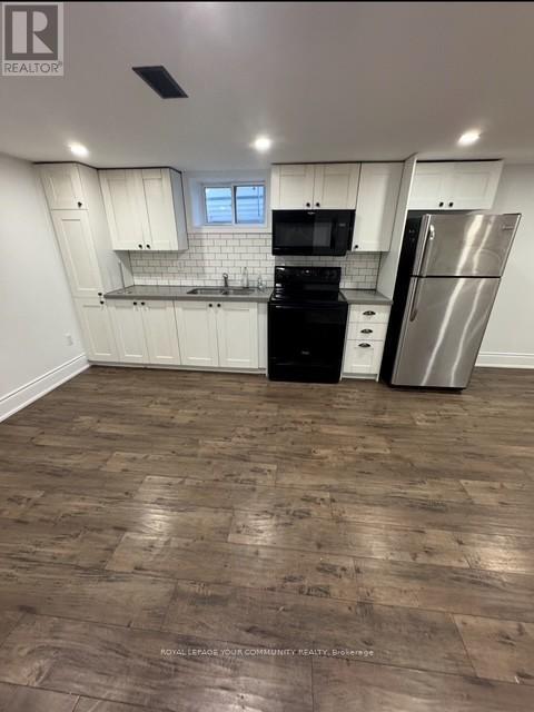 28 Frederick Street, Bradford West Gwillimbury, ON - Indoor Photo Showing Kitchen