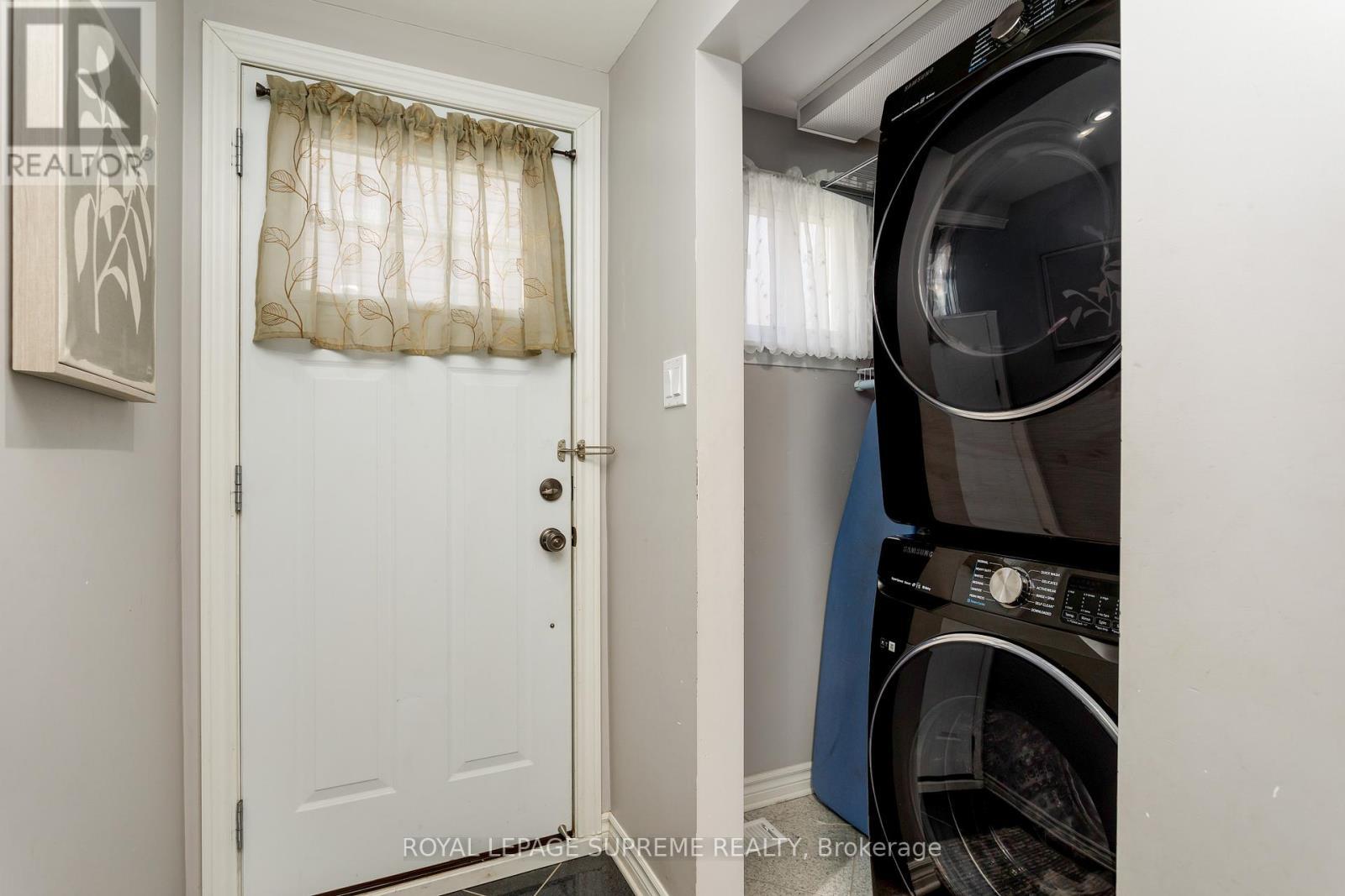 7158 Ridgeland Crescent, Mississauga, ON - Indoor Photo Showing Laundry Room