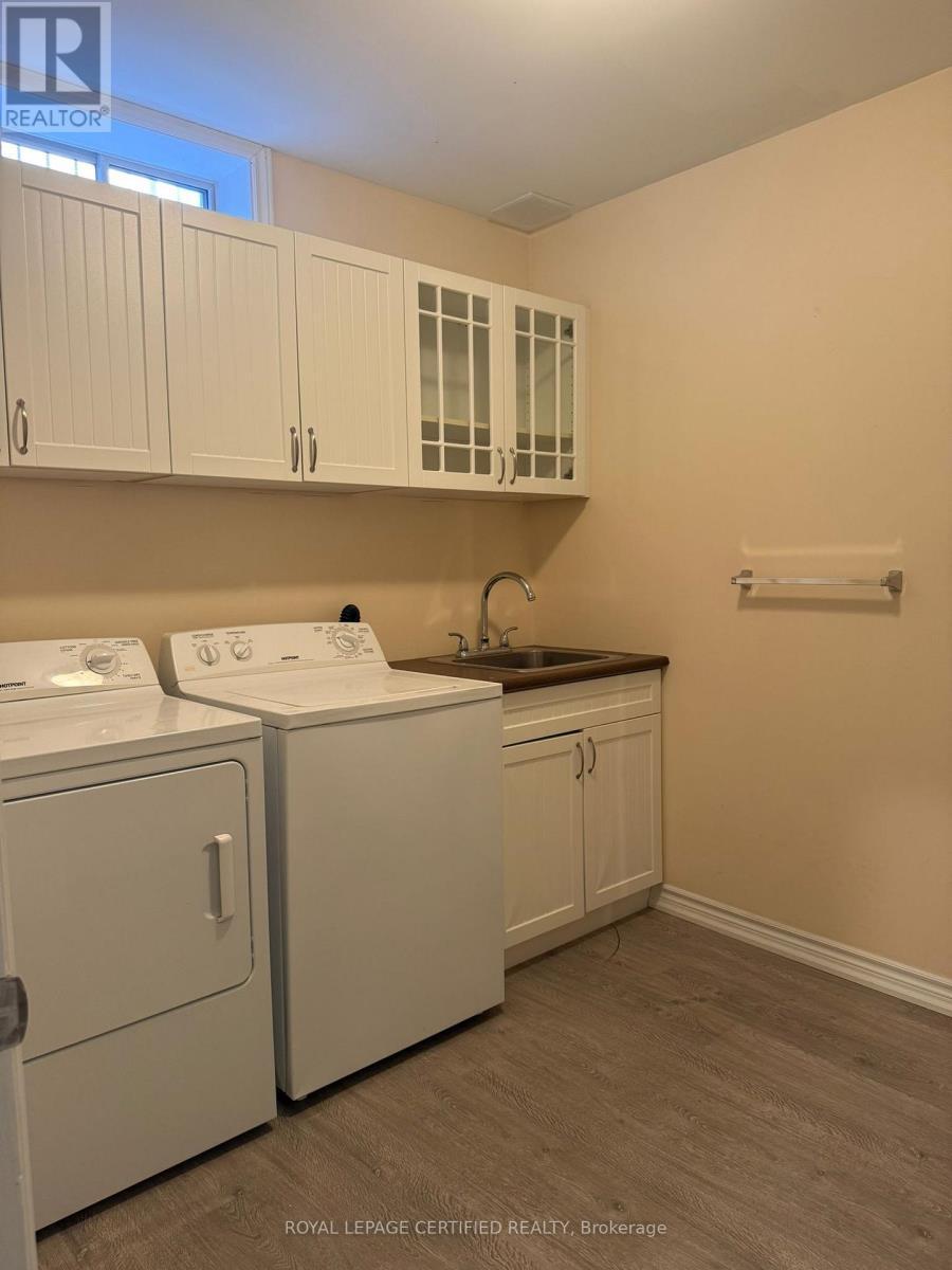 Lower Level - 11 Cantex Court E, Richmond Hill, ON