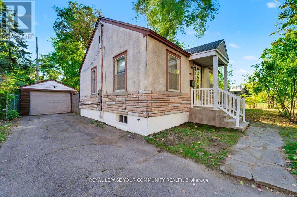 967 Merivale Road, Ottawa, ON