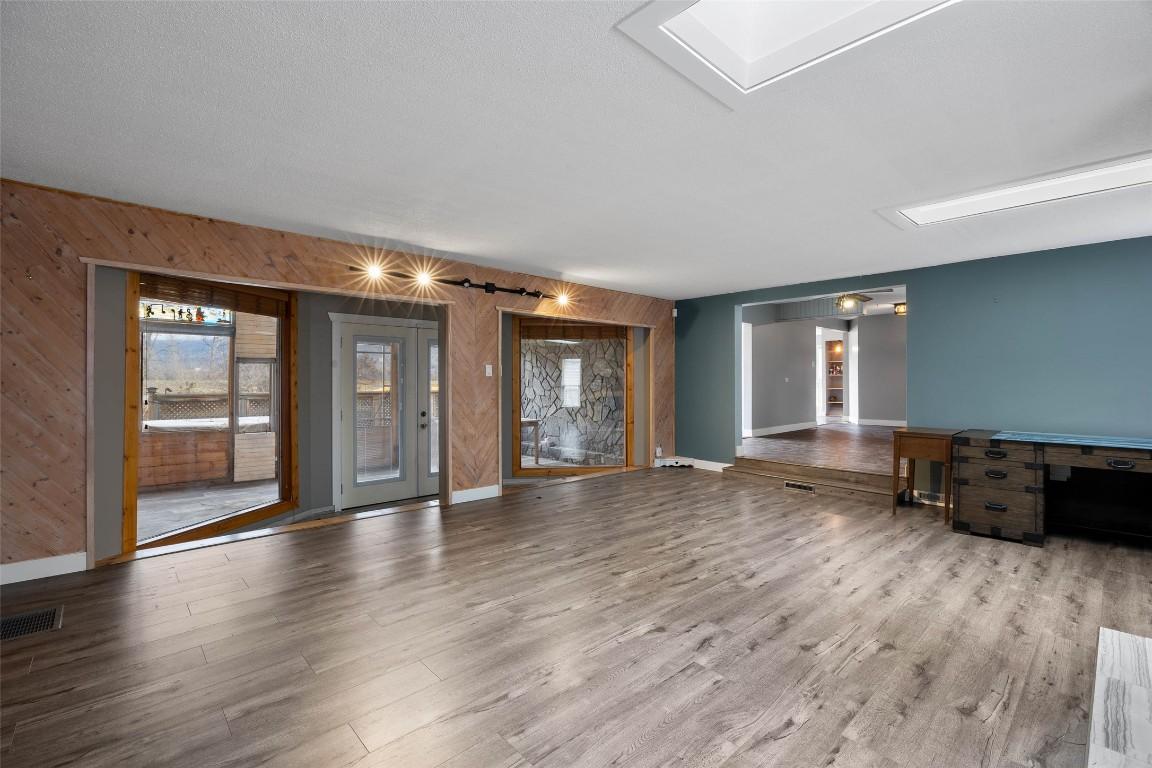283 Beach Avenue, Kamloops, BC - Indoor