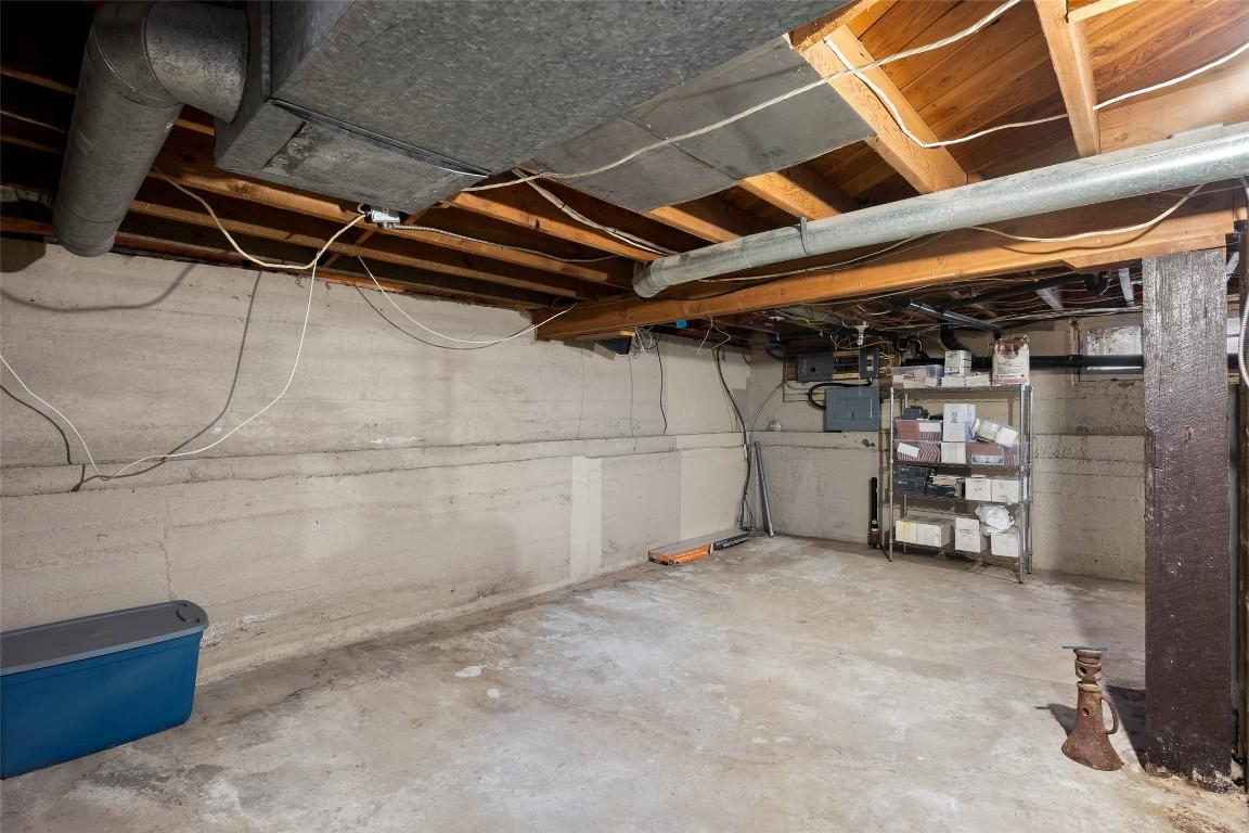 283 Beach Avenue, Kamloops, BC - Indoor Photo Showing Basement