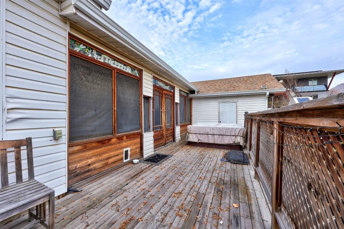 283 Beach Avenue, Kamloops, BC - Outdoor With Deck Patio Veranda With Exterior