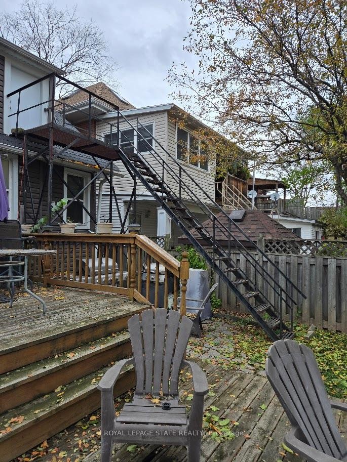 17 Fairleigh Avenue S, Hamilton, ON - Outdoor