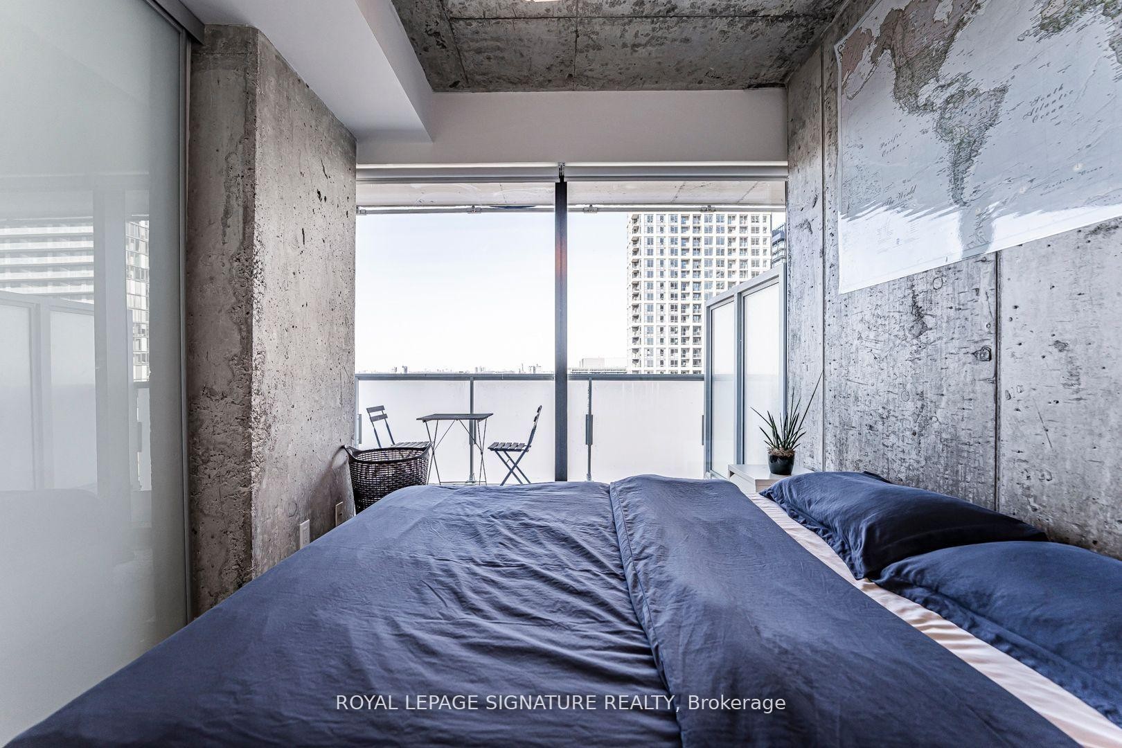 2105-11 Charlotte Street, Toronto, ON - Indoor Photo Showing Bedroom