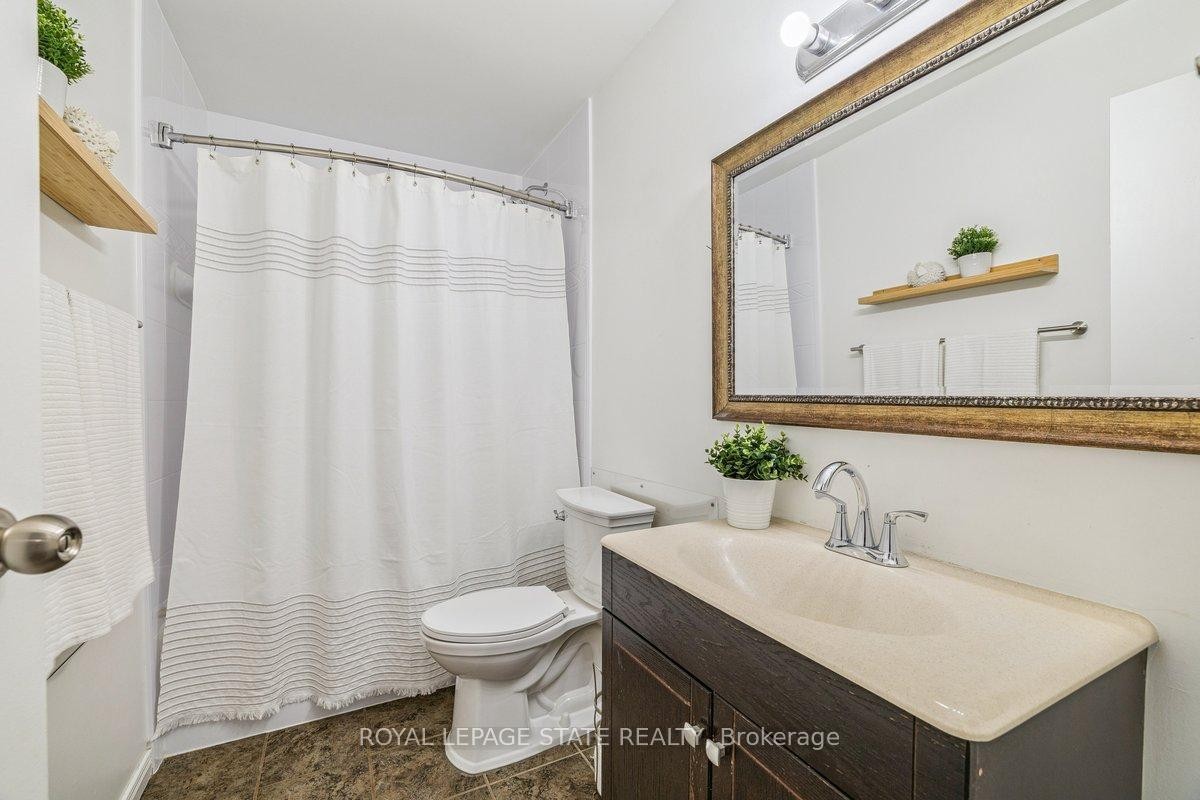 17-1455 Garth Street, Hamilton, ON - Indoor Photo Showing Bathroom