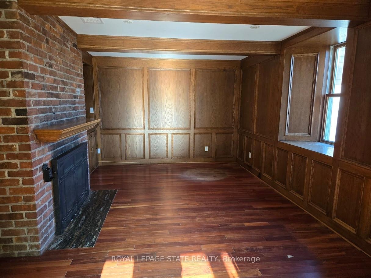 4143 Cedar Springs Road, Burlington, ON - Indoor Photo Showing Other Room With Fireplace
