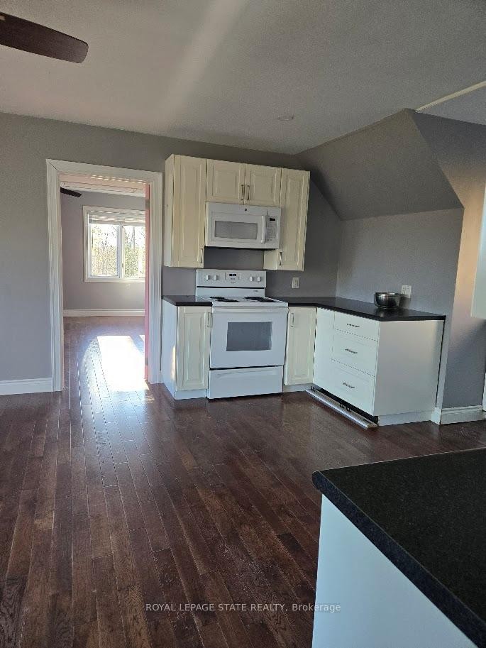4143 Cedar Springs Road, Burlington, ON - Indoor Photo Showing Kitchen