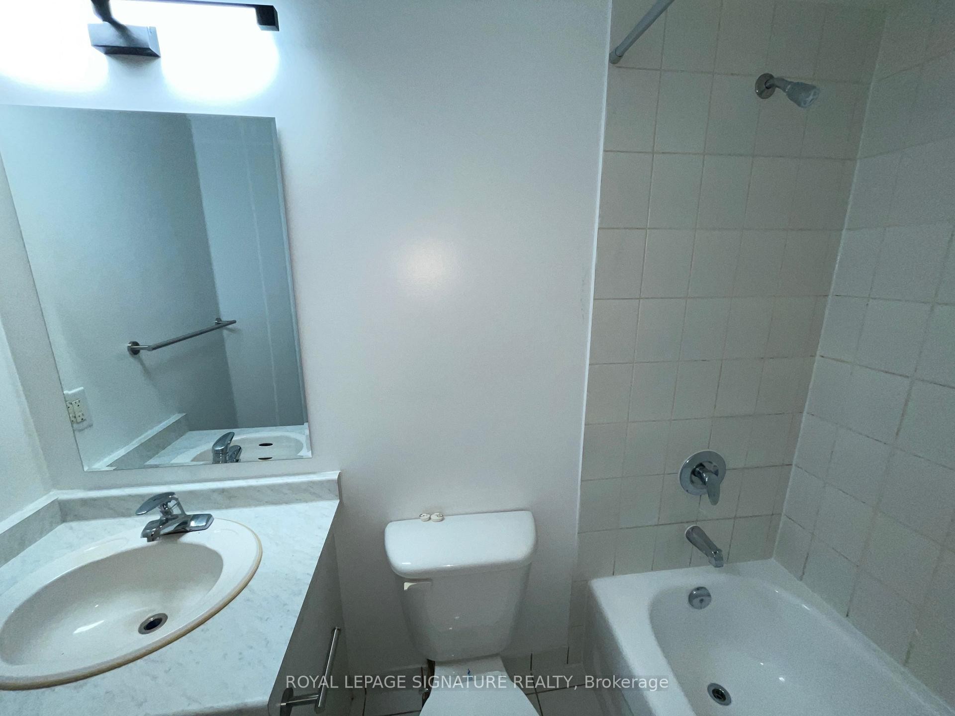 26-5625 Glen Erin Drive, Mississauga, ON - Indoor Photo Showing Bathroom