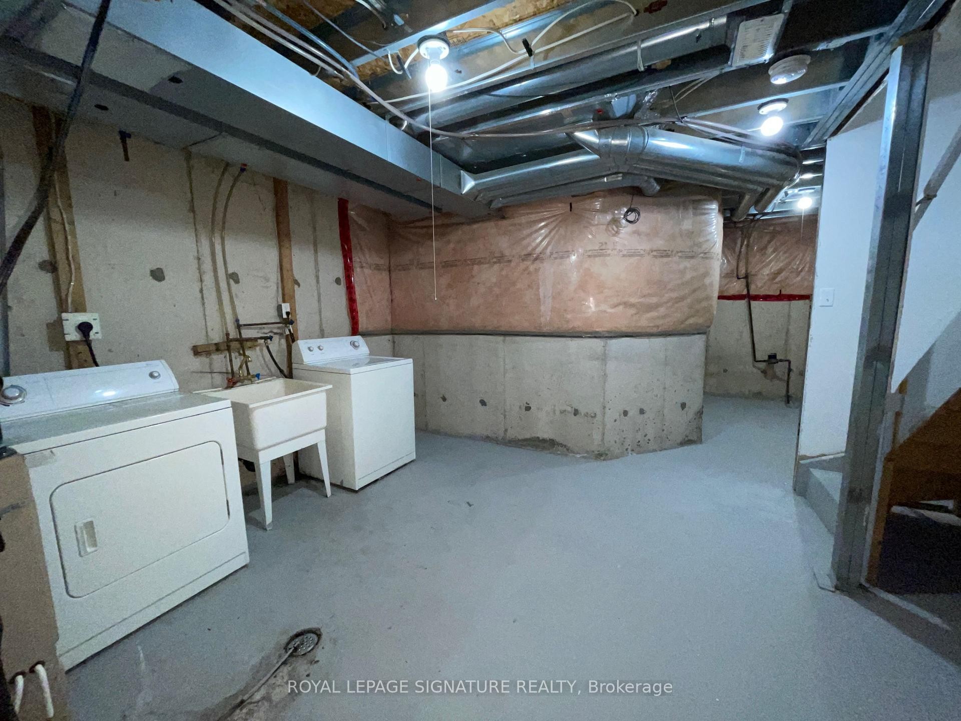 26-5625 Glen Erin Drive, Mississauga, ON - Indoor Photo Showing Laundry Room