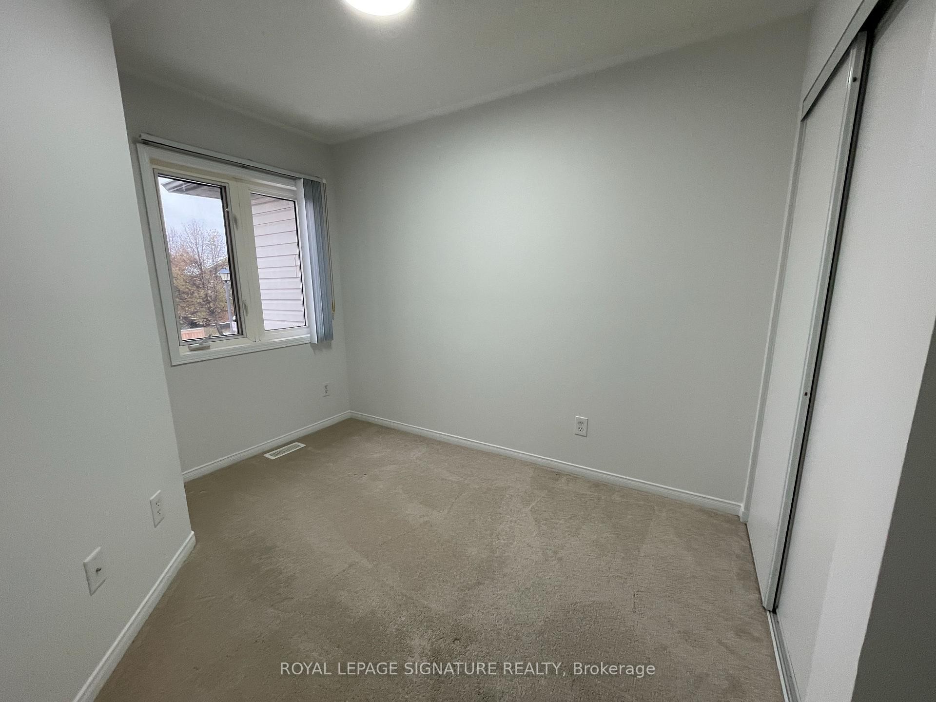 28-689 Four Winds Way, Mississauga, ON - Indoor Photo Showing Other Room