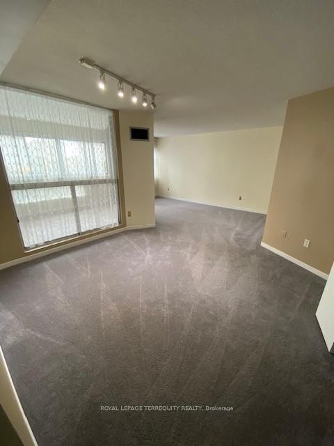 604-50 Elm Drive E, Mississauga, ON - Indoor Photo Showing Other Room