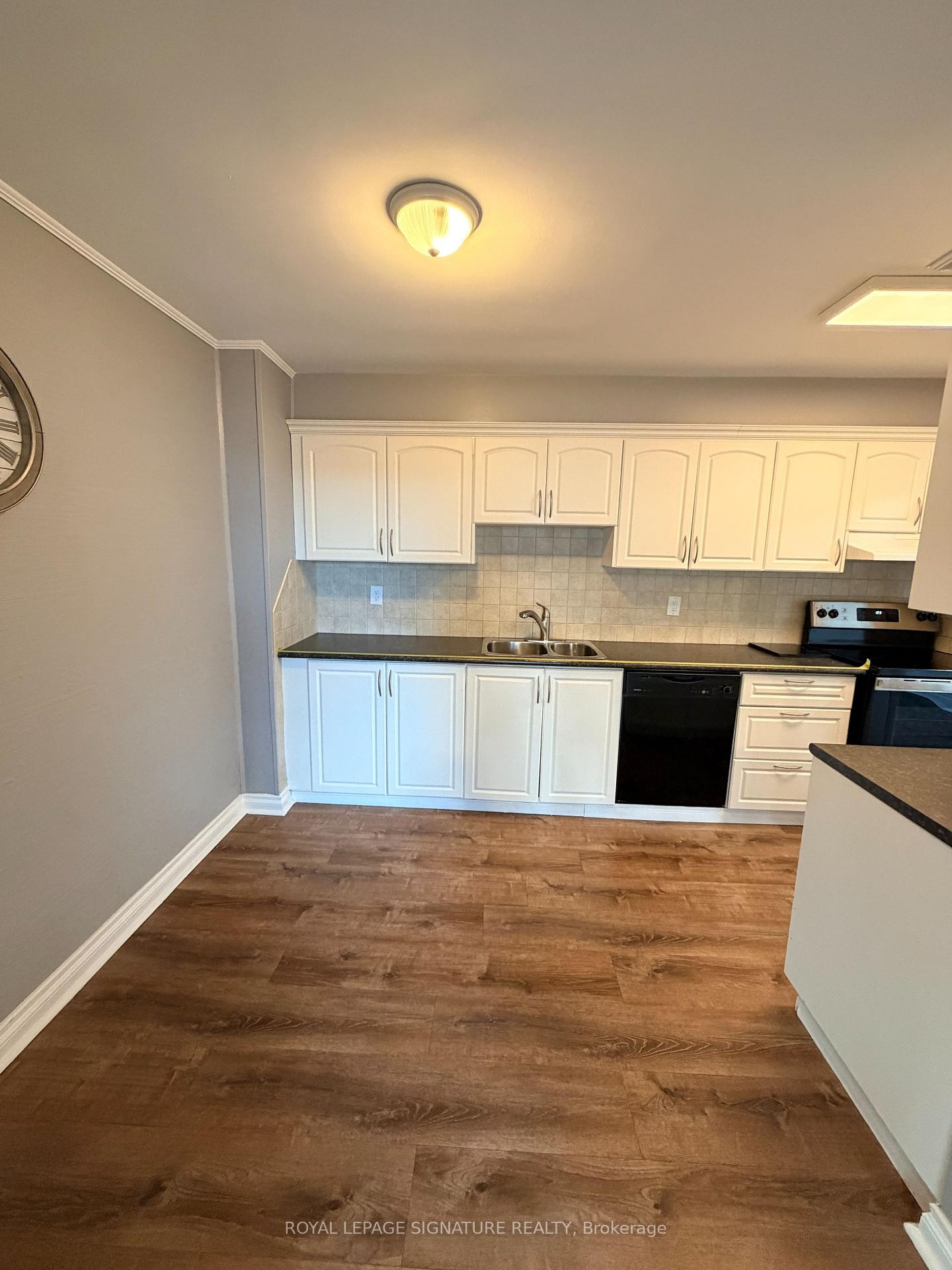 2003-714 The West Mall N/A, Toronto, ON - Indoor Photo Showing Kitchen With Double Sink