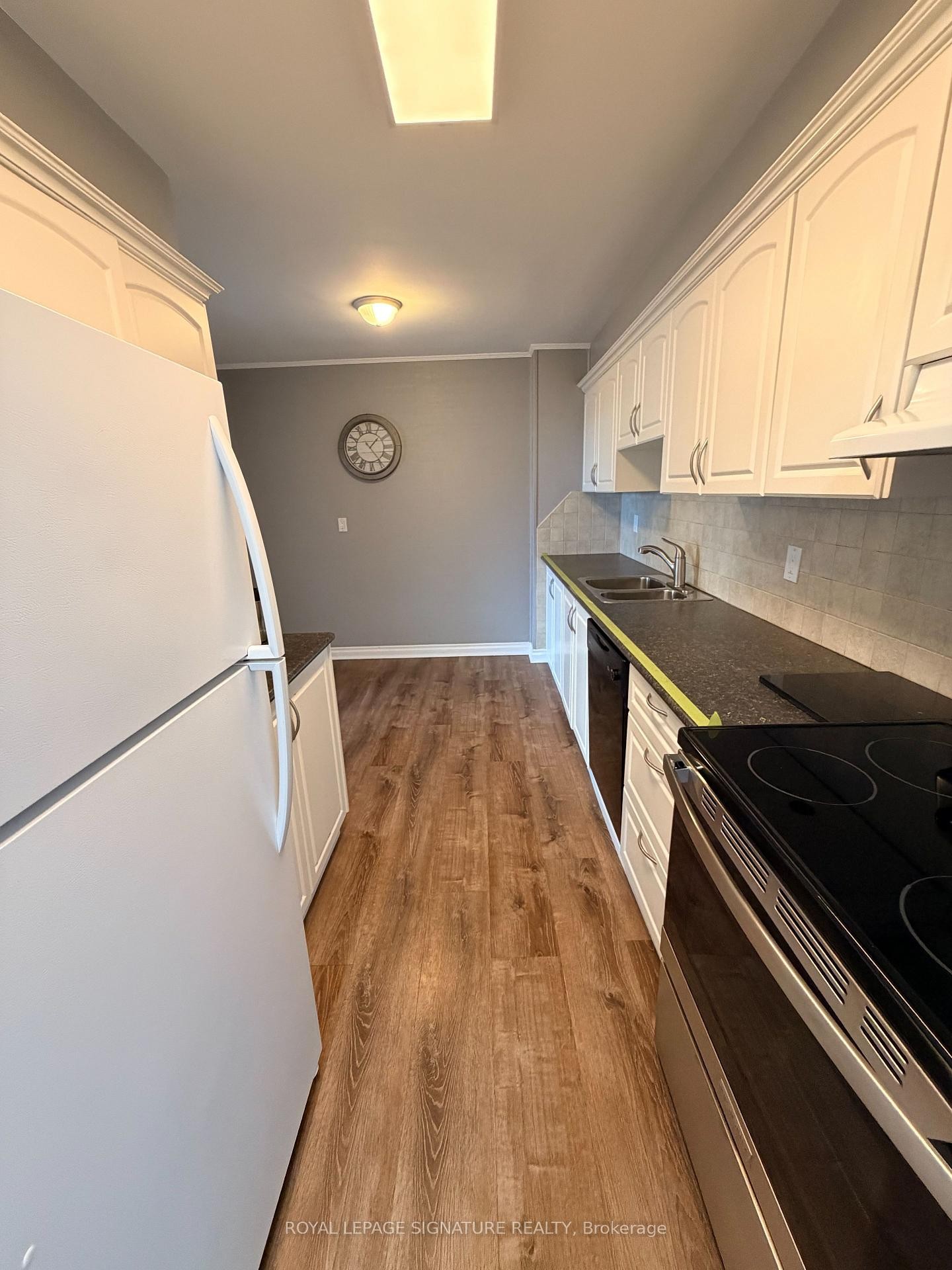 2003-714 The West Mall N/A, Toronto, ON - Indoor Photo Showing Kitchen