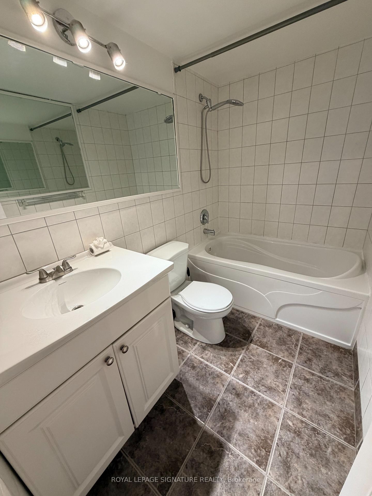 2003-714 The West Mall N/A, Toronto, ON - Indoor Photo Showing Bathroom