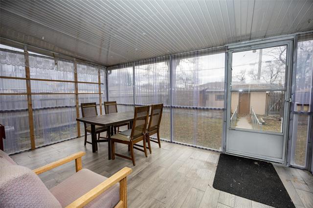 352 Devon Ave, Winnipeg, MB