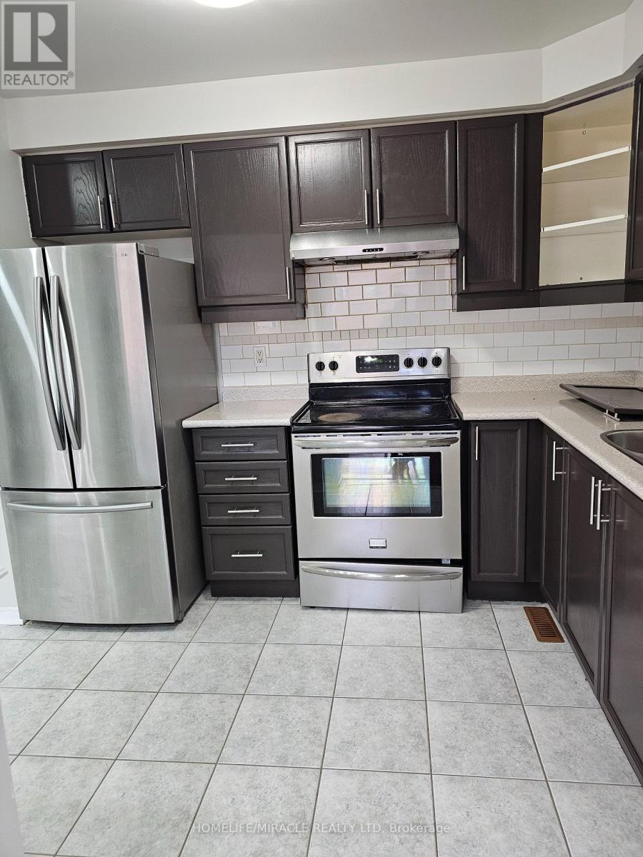 20 Whiteface Crescent, Brampton, ON - Indoor Photo Showing Kitchen
