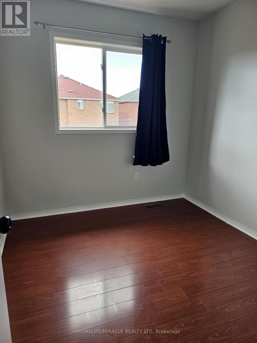 20 Whiteface Crescent, Brampton, ON - Indoor Photo Showing Other Room