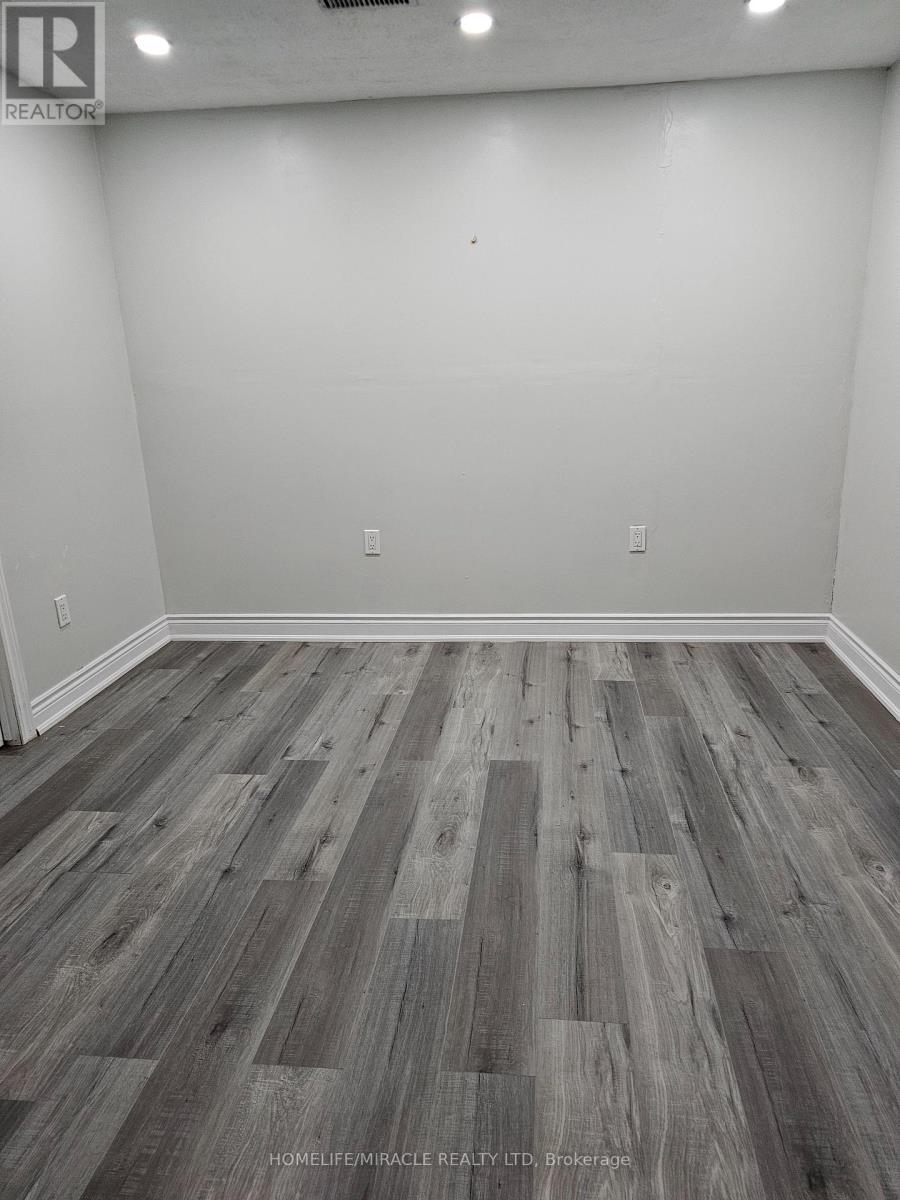 20 Whiteface Crescent, Brampton, ON - Indoor Photo Showing Other Room