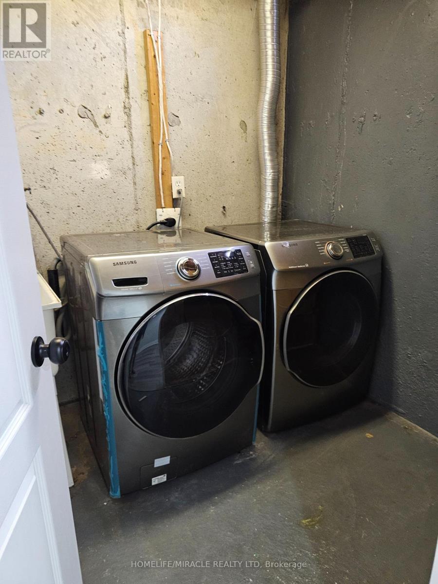 20 Whiteface Crescent, Brampton, ON - Indoor Photo Showing Laundry Room