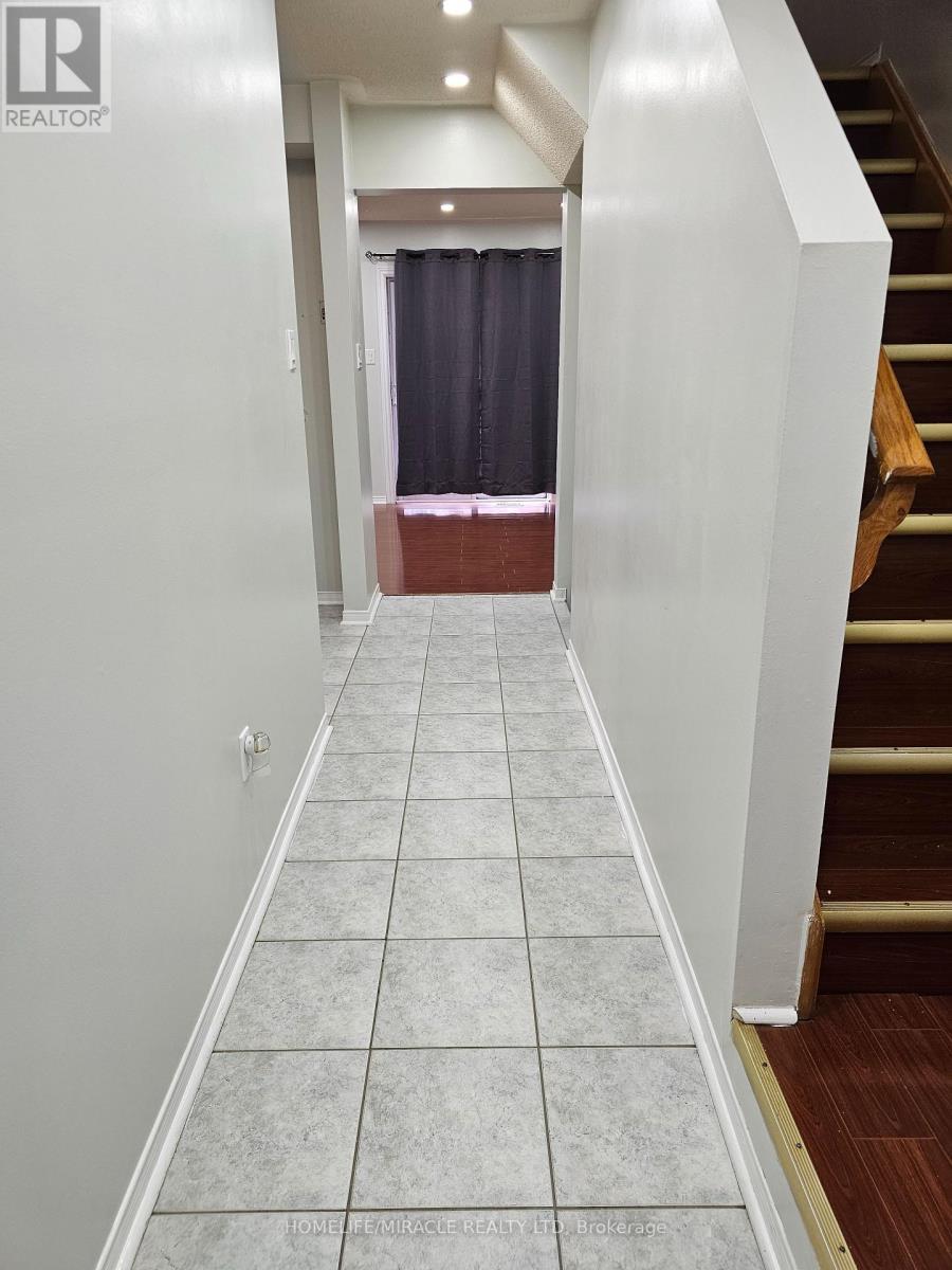 20 Whiteface Crescent, Brampton, ON - Indoor Photo Showing Other Room
