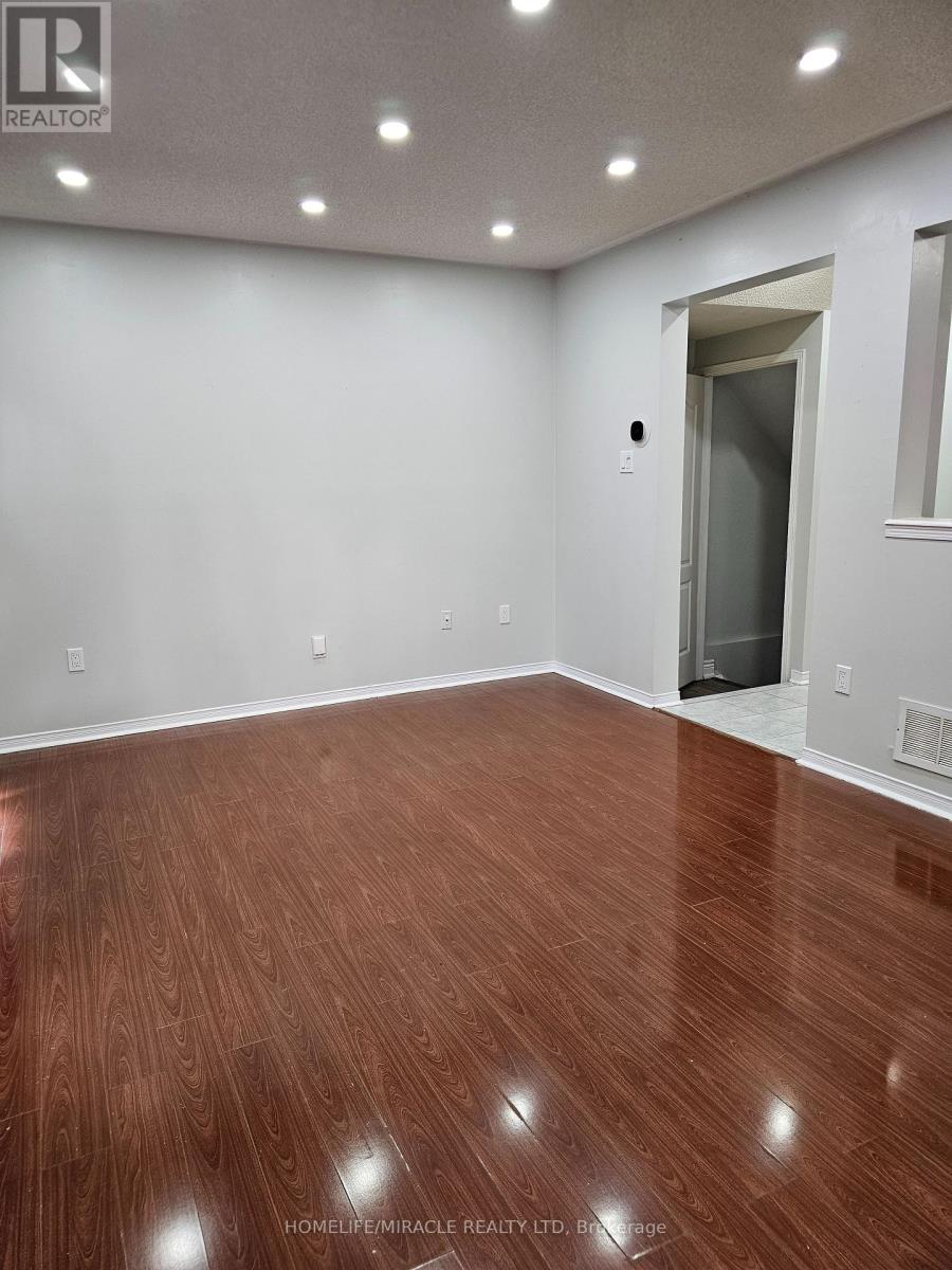 20 Whiteface Crescent, Brampton, ON - Indoor Photo Showing Other Room