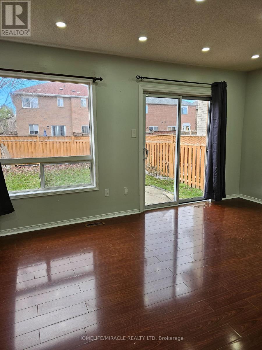 20 Whiteface Crescent, Brampton, ON - Indoor Photo Showing Other Room