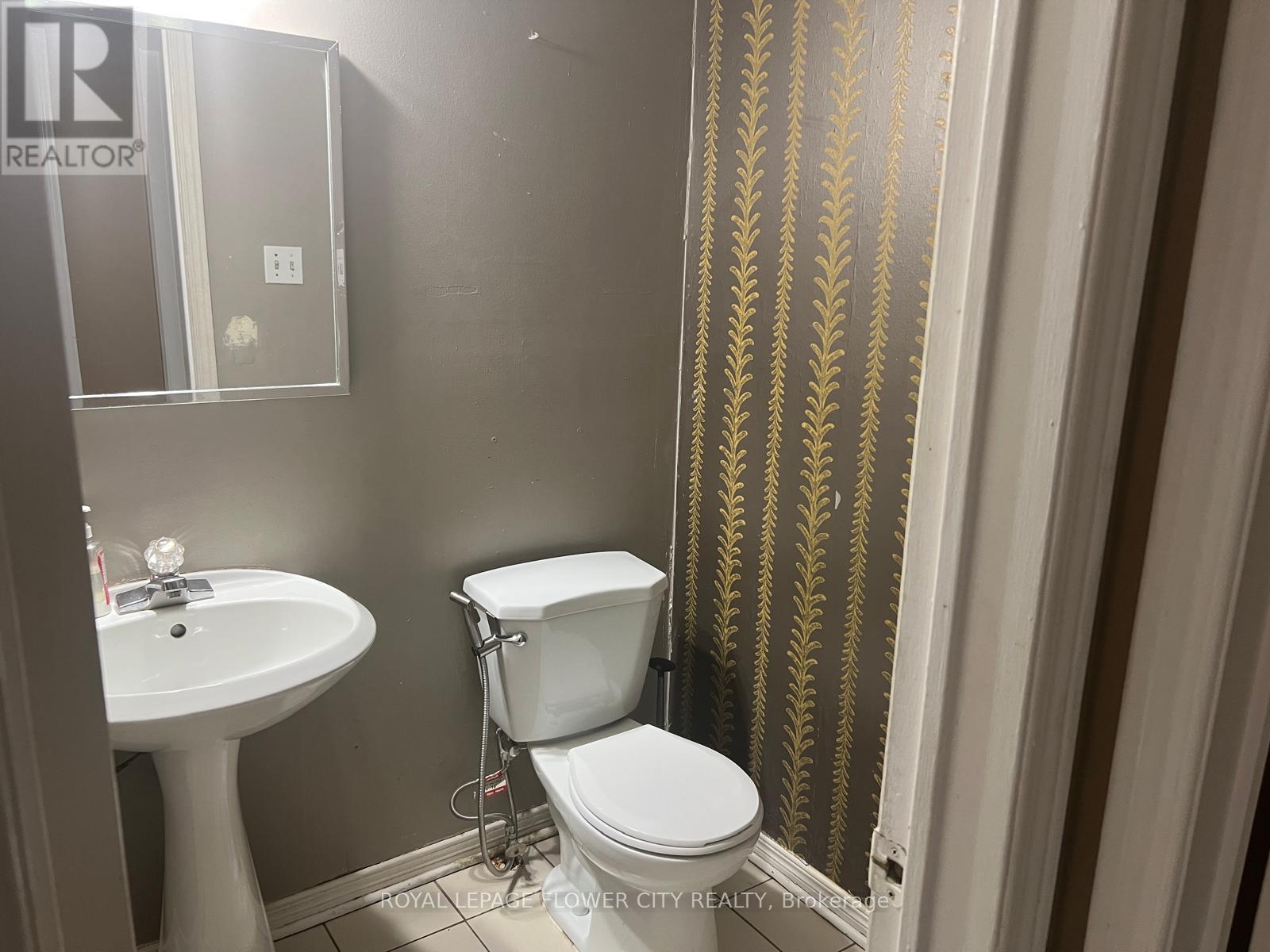 5364 Champlain Trail, Mississauga, ON - Indoor Photo Showing Bathroom