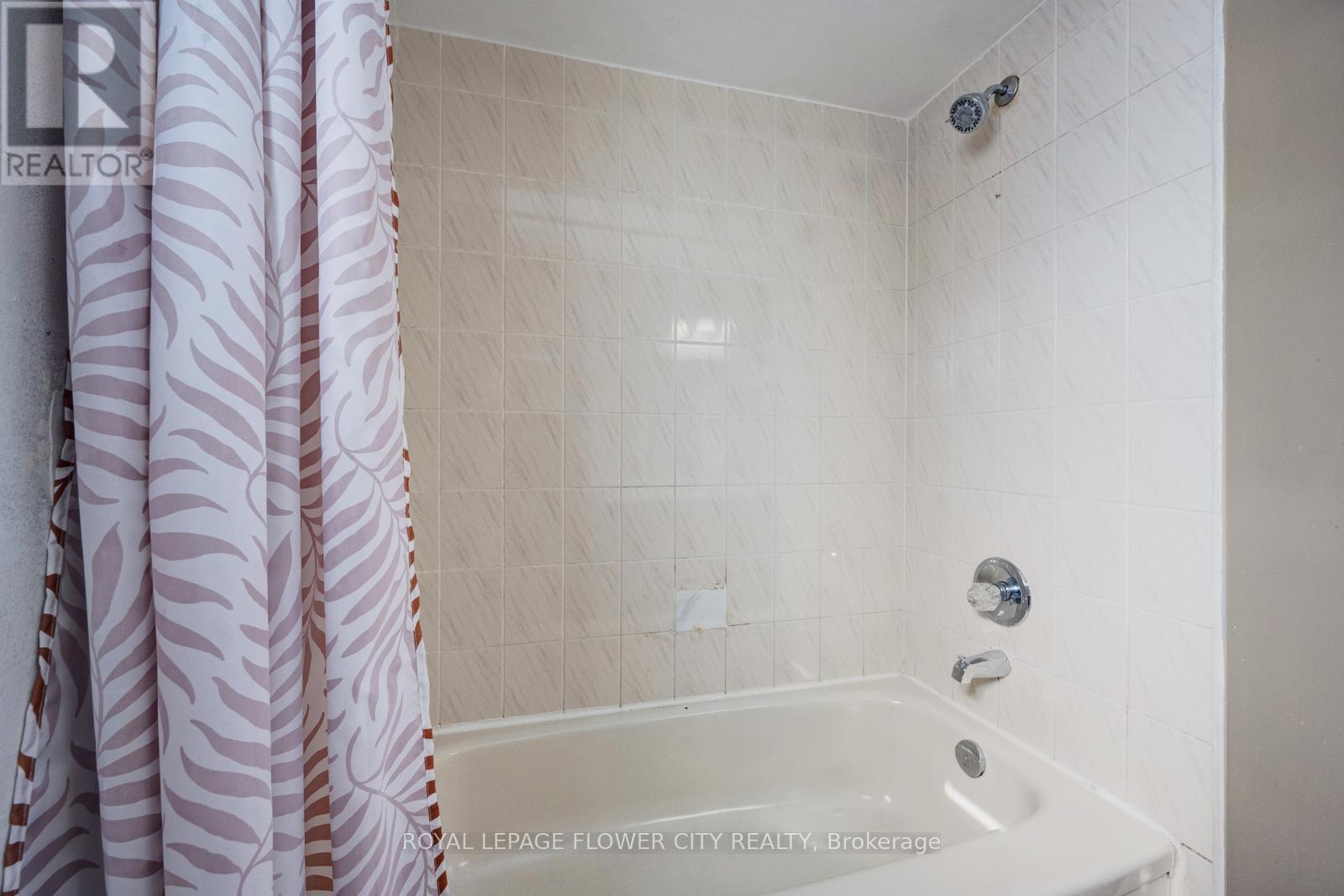 5364 Champlain Trail, Mississauga, ON - Indoor Photo Showing Bathroom