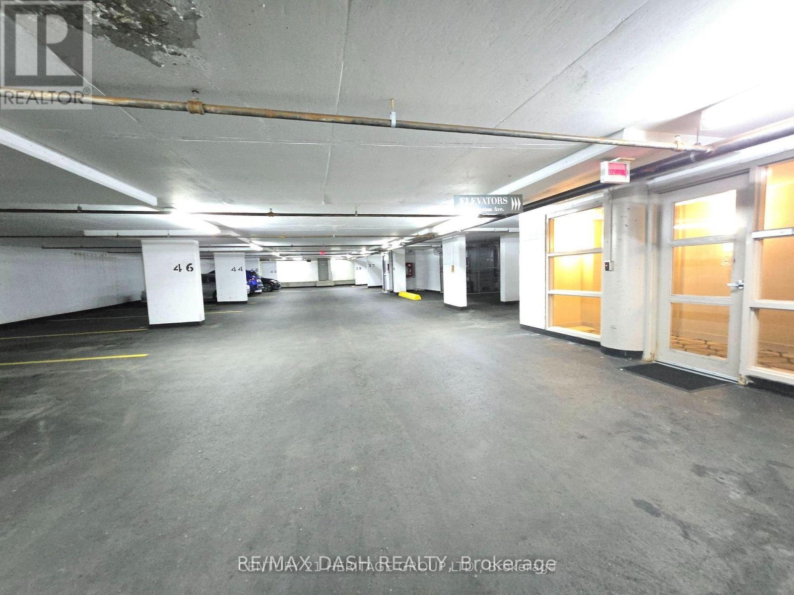1202 - 8 Pemberton Avenue, Toronto, ON - Indoor Photo Showing Garage