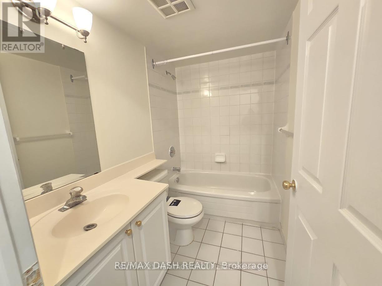 1202 - 8 Pemberton Avenue, Toronto, ON - Indoor Photo Showing Bathroom