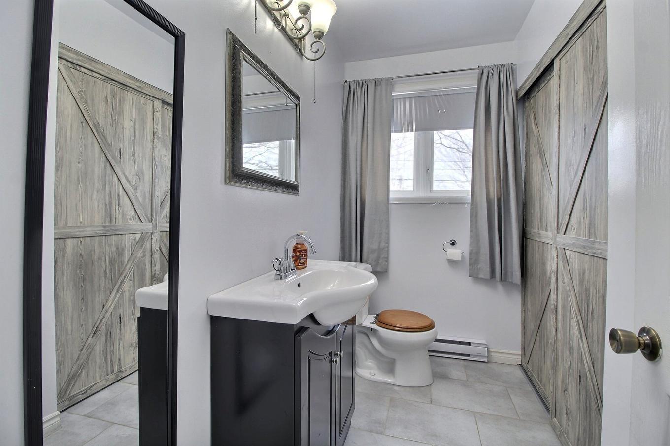 Salle d'eau - 189 Ch. De La Baie-Carrière, Val-D'Or, QC - Indoor Photo Showing Bathroom