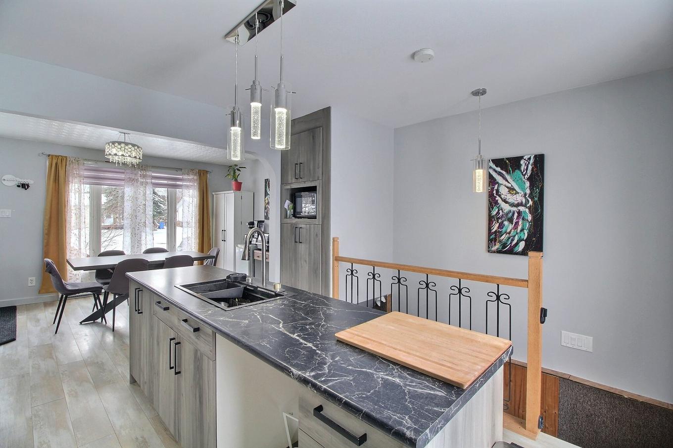 Vue d'ensemble - 189 Ch. De La Baie-Carrière, Val-D'Or, QC - Indoor Photo Showing Kitchen With Double Sink