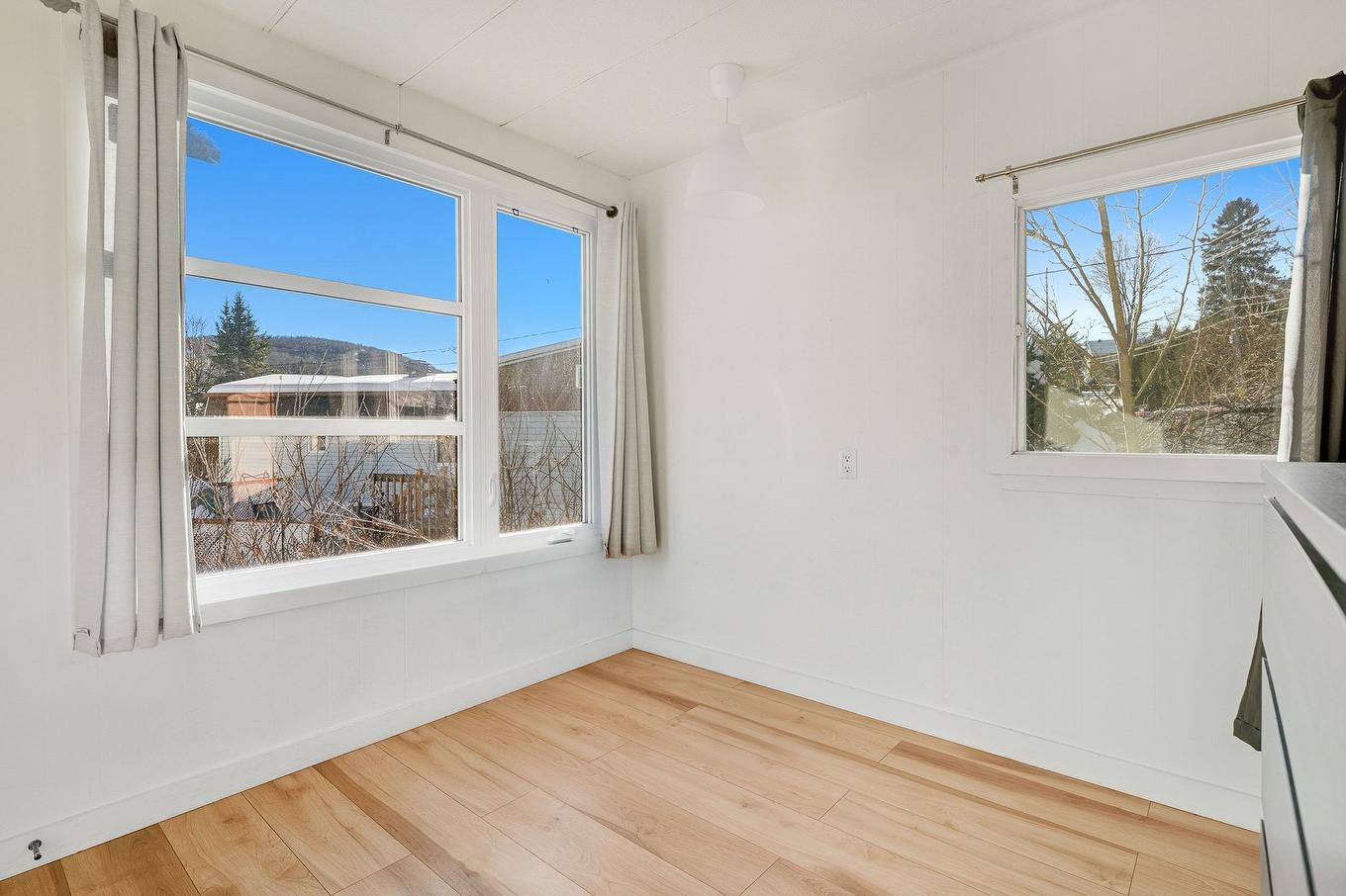 Bedroom - 800A Ch. Du Havre-Des-Monts, Saint-Sauveur, QC - Indoor Photo Showing Other Room