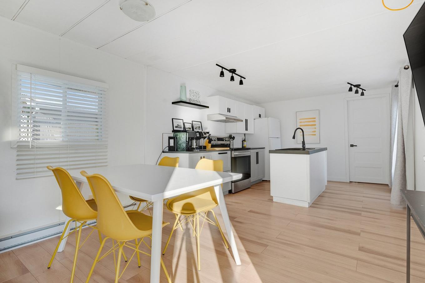 Dining room - 800A Ch. Du Havre-Des-Monts, Saint-Sauveur, QC - Indoor Photo Showing Dining Room