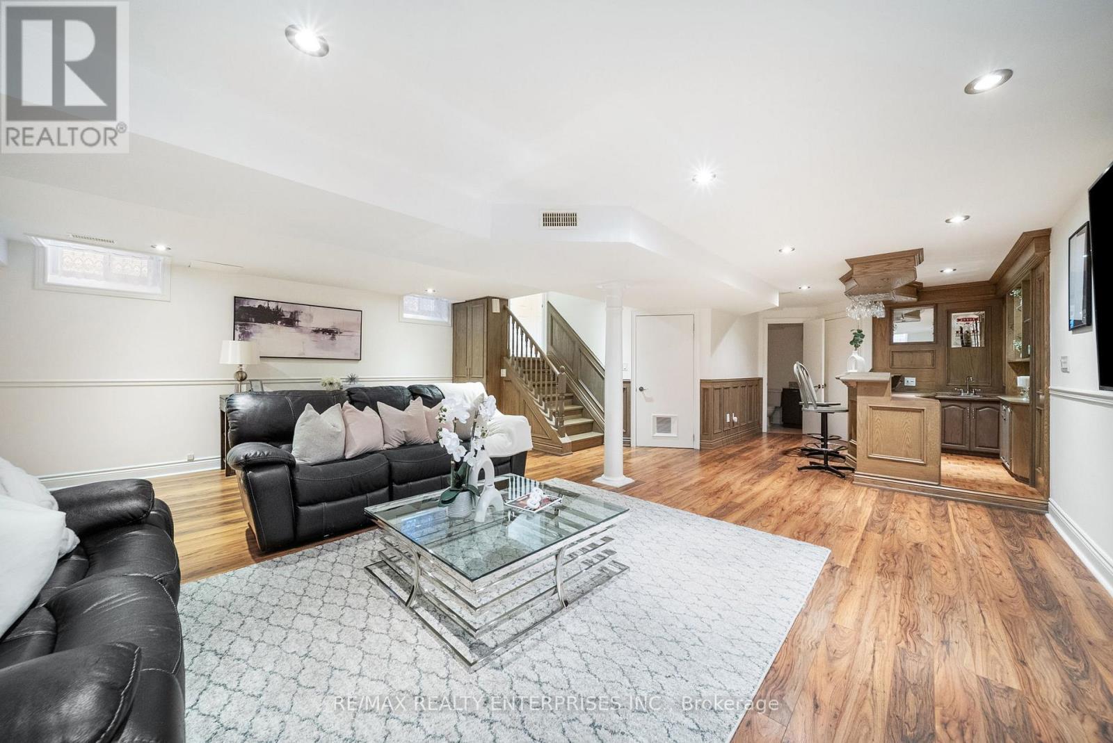 5454 Wilderness Trail, Mississauga, ON - Indoor Photo Showing Living Room