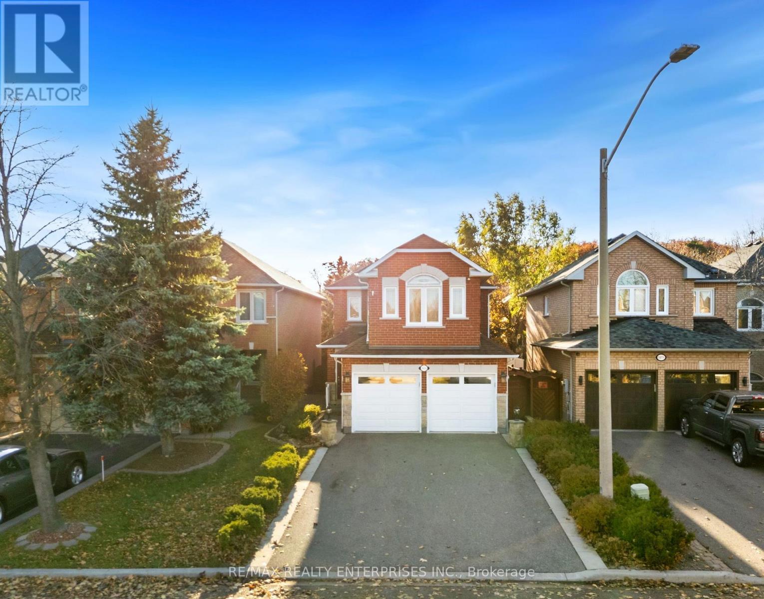 5454 Wilderness Trail, Mississauga, ON - Outdoor With Facade