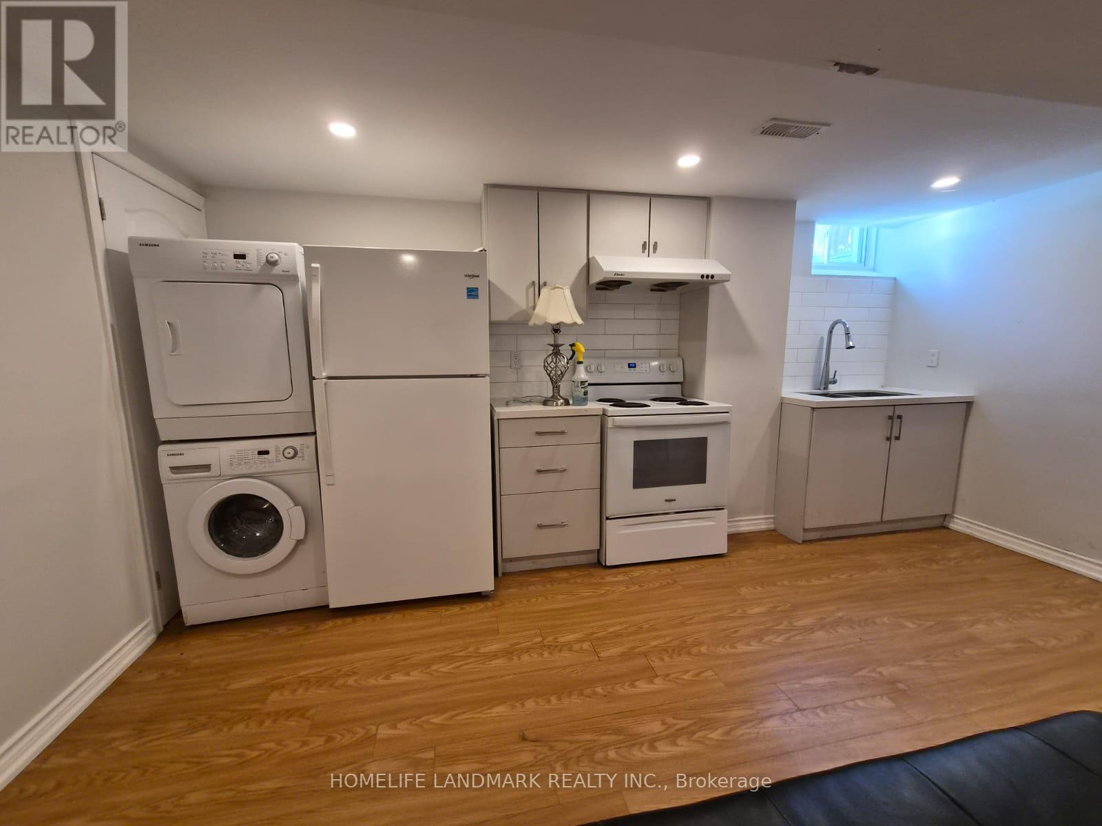 26 Catamaran Drive, Wasaga Beach, ON - Indoor Photo Showing Laundry Room