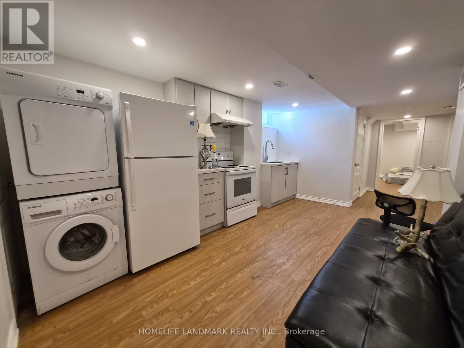 26 Catamaran Drive, Wasaga Beach, ON - Indoor Photo Showing Laundry Room